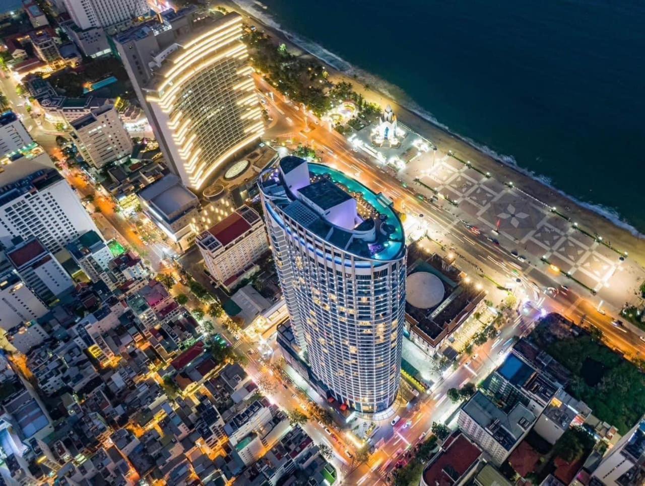 Panorama Oceanfront Suite Nha Trang Exterior photo
