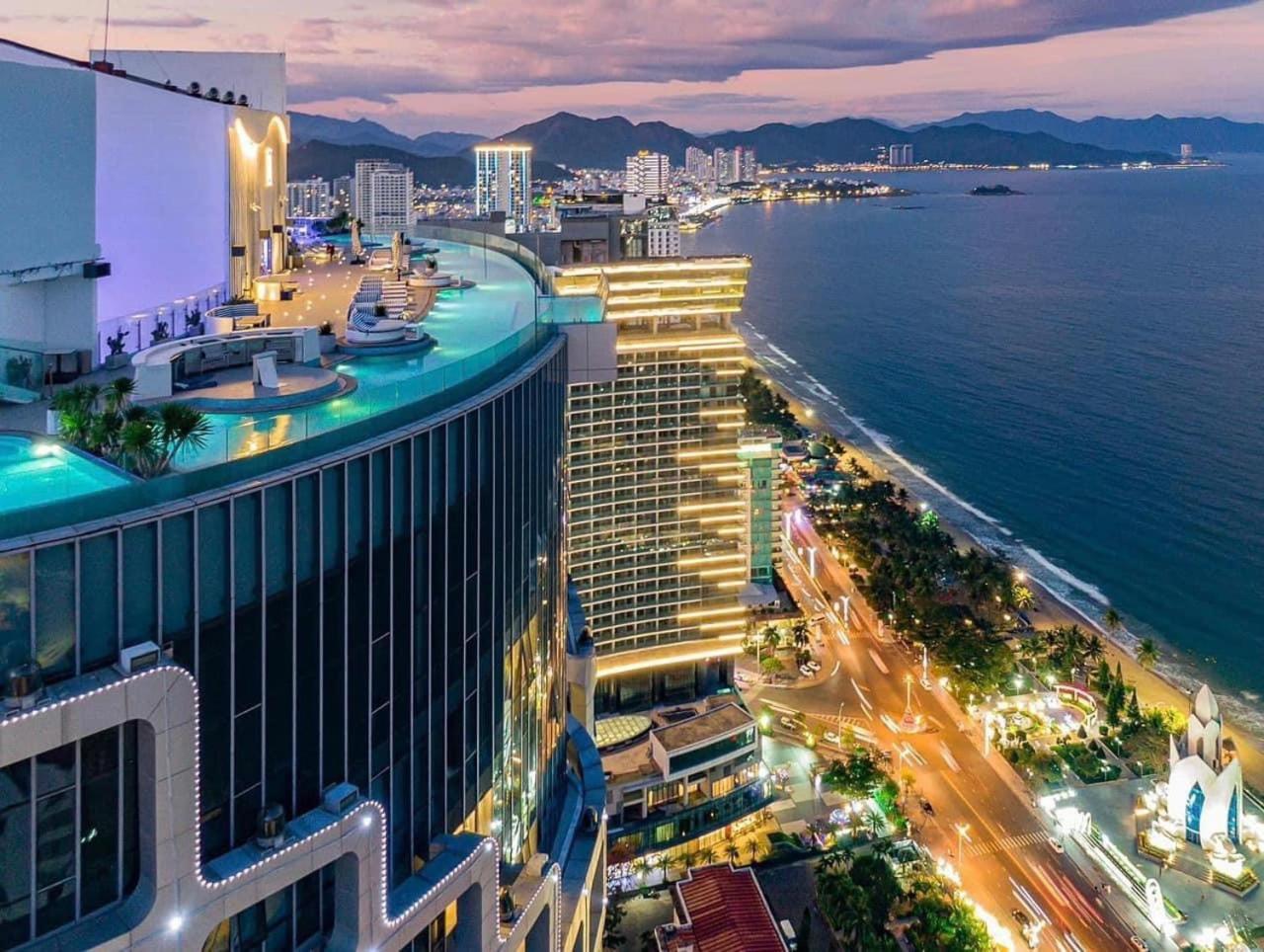 Panorama Oceanfront Suite Nha Trang Exterior photo