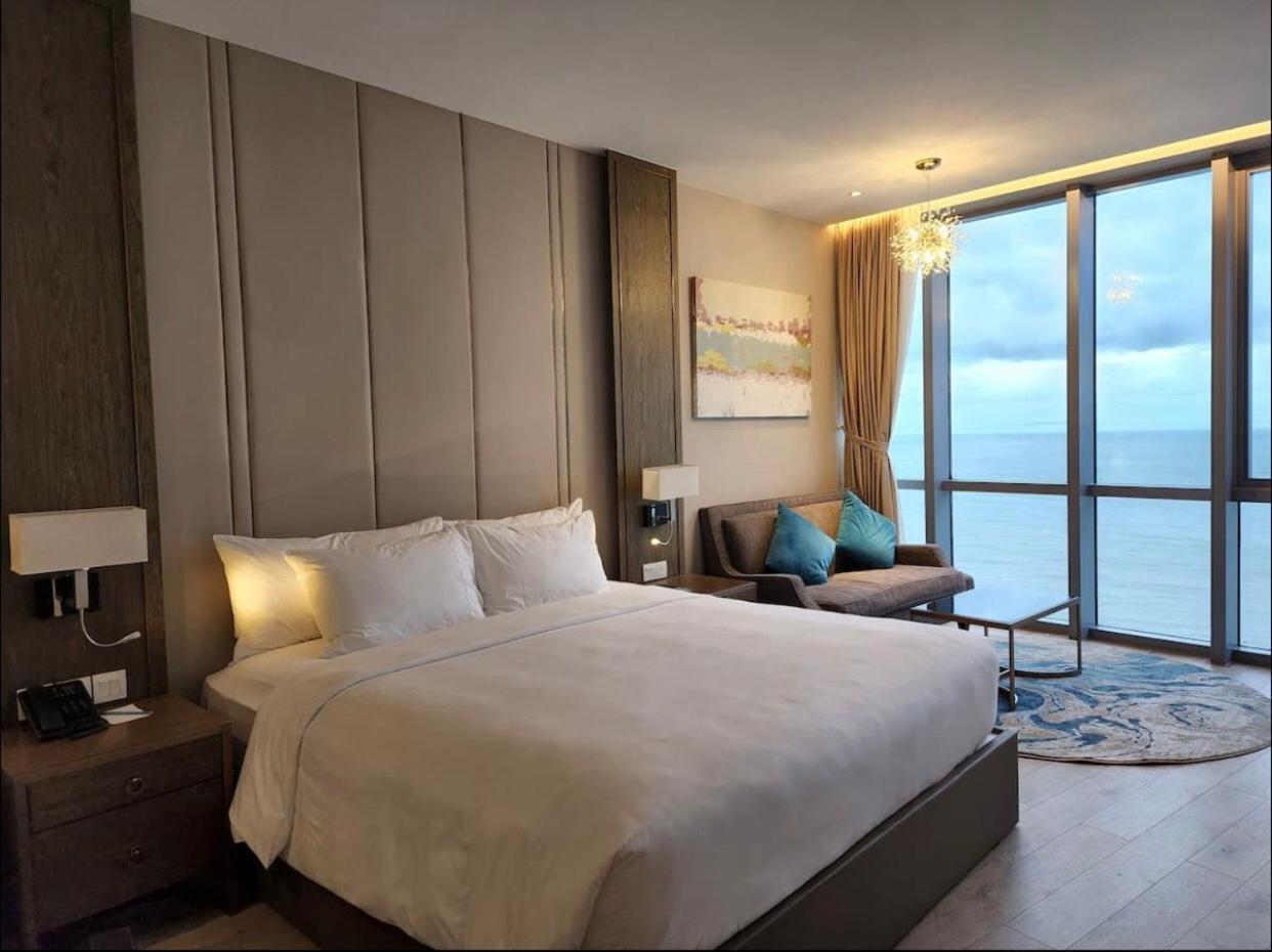 Panorama Oceanfront Suite Nha Trang Exterior photo