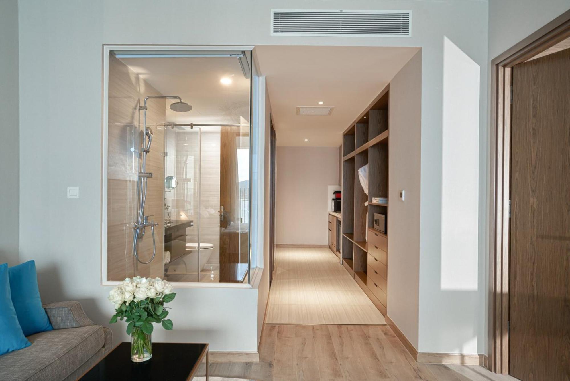 Panorama Oceanfront Suite Nha Trang Exterior photo