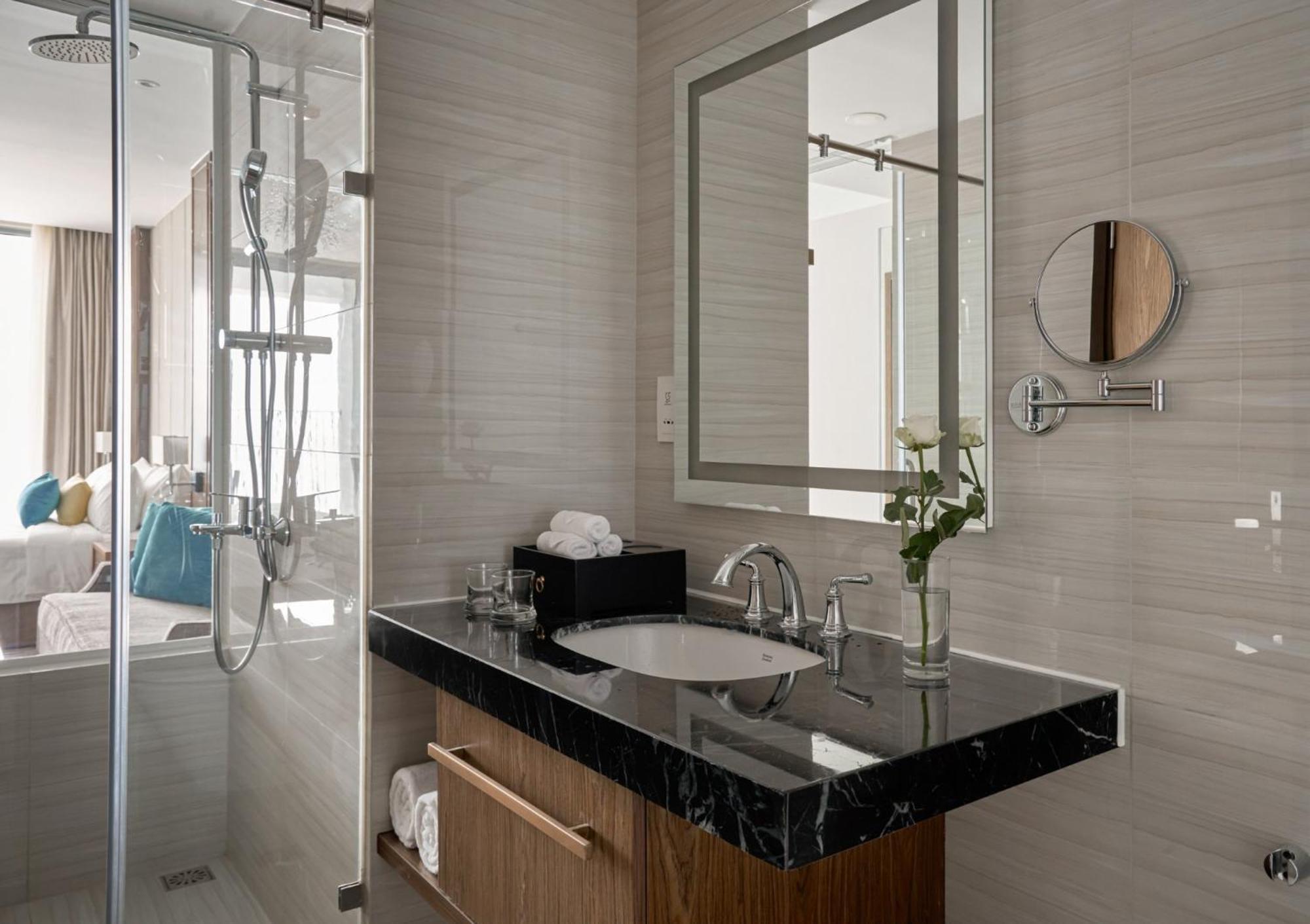Panorama Oceanfront Suite Nha Trang Exterior photo