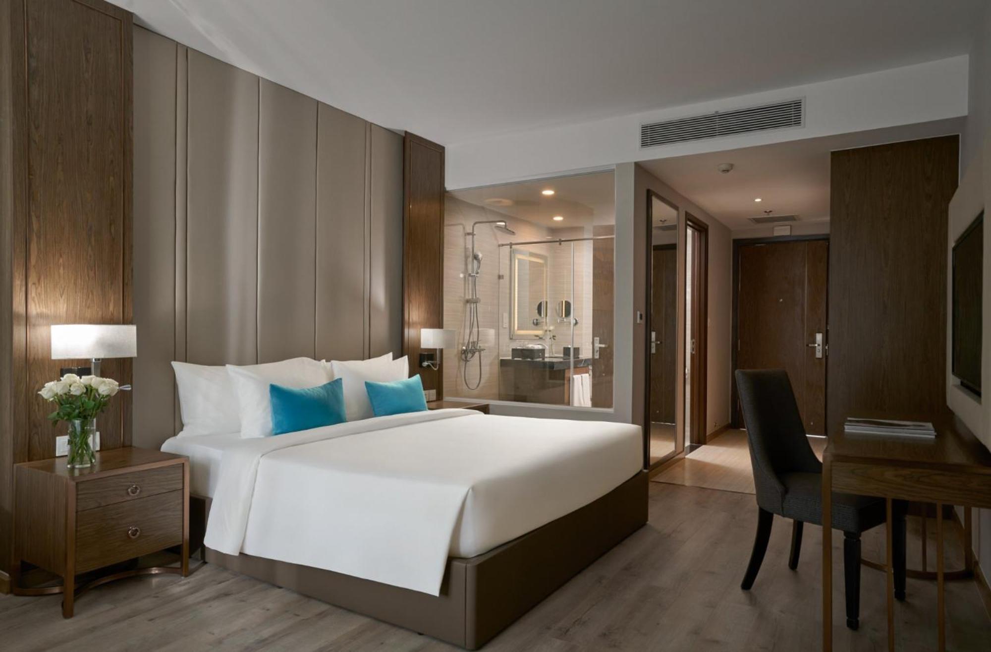 Panorama Oceanfront Suite Nha Trang Exterior photo
