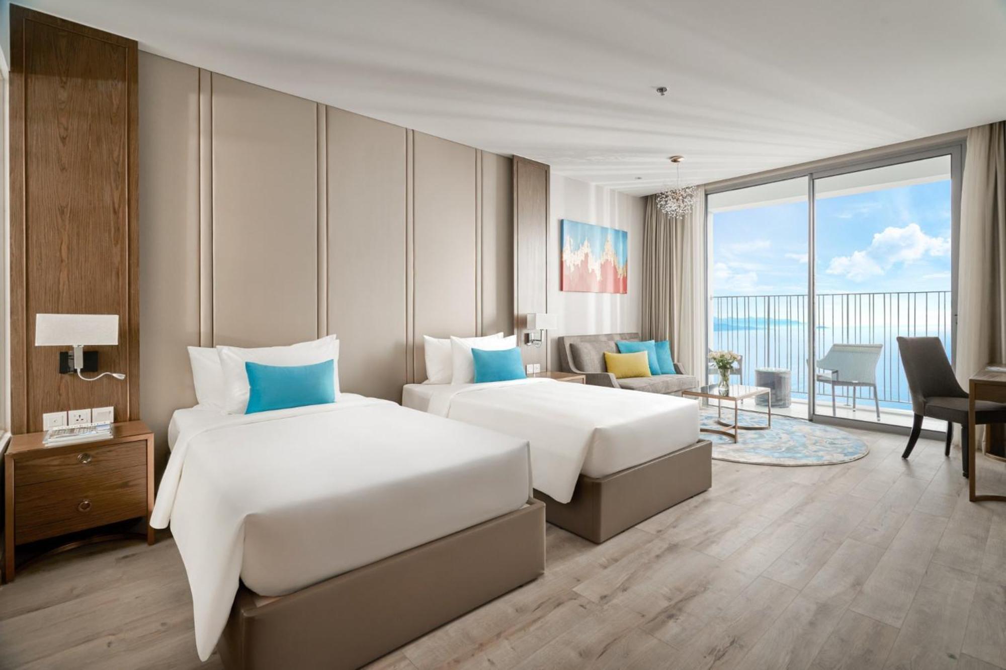 Panorama Oceanfront Suite Nha Trang Exterior photo