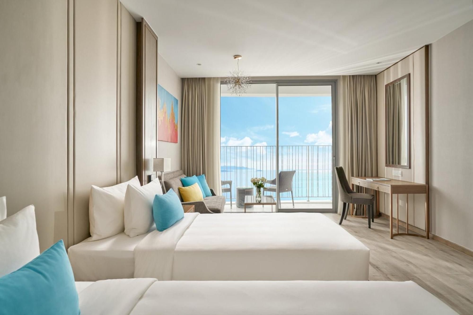 Panorama Oceanfront Suite Nha Trang Exterior photo