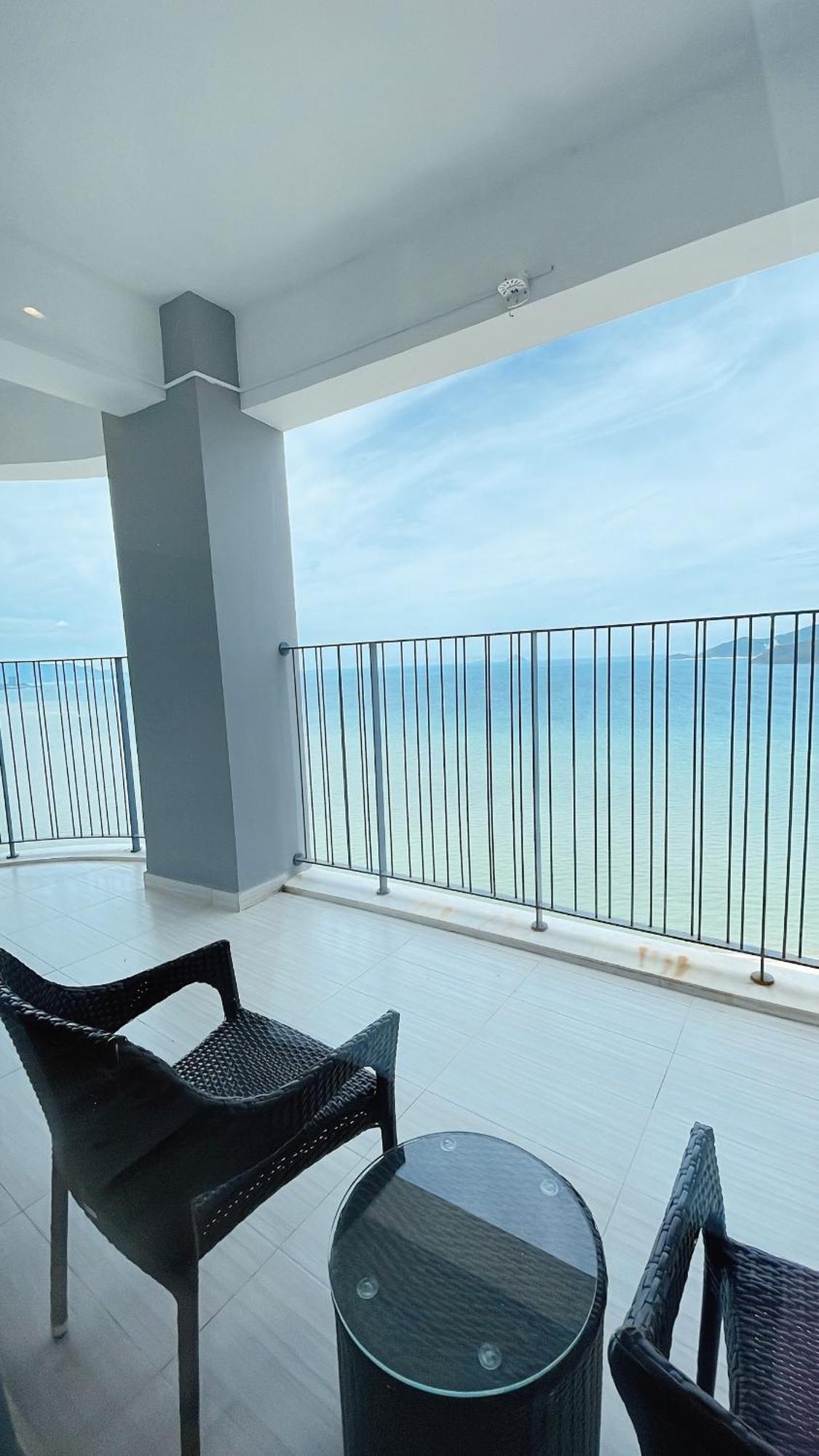 Panorama Oceanfront Suite Nha Trang Exterior photo